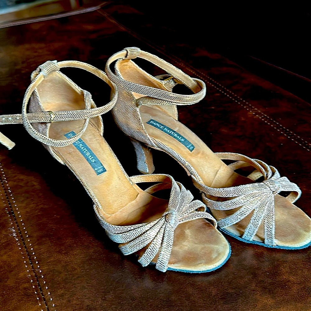 Elegant, gold ballroom dance shoes.  Size 8.5, Dance Naturals, made in Italy.